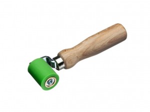 прикаточный ролик FREUND силиконовый 45 мм с подшипником скольжения прикаточный ролик FREUND силиконовый 45 мм с подшипником скольжения прикаточный ролик FREUND силиконовый 45 мм - это специальный валик для плотной прикатки различных изоляционных материалов и качественного разглаживания сварочных швов